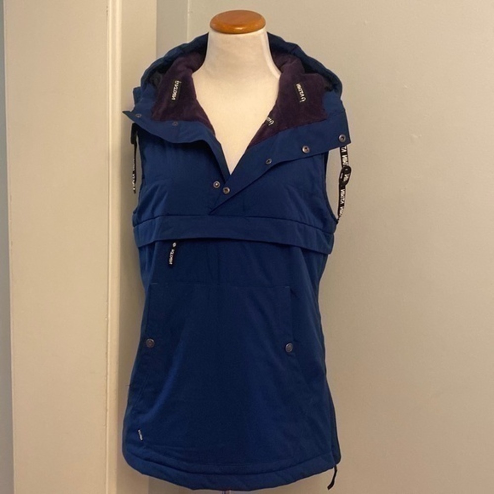 Nikita Vest